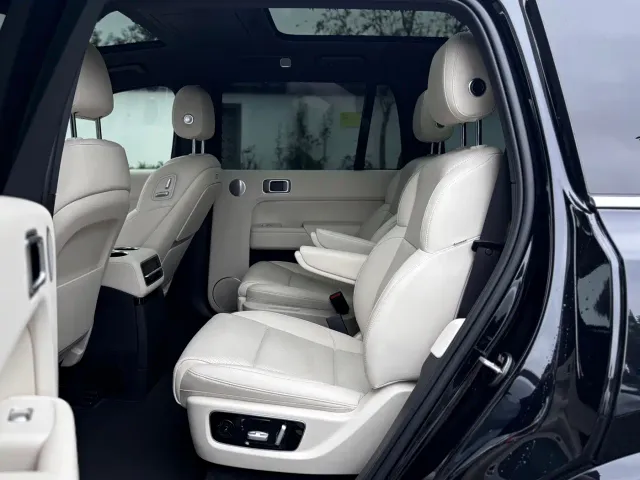 Li Auto L9 — Фото автомобиля 12