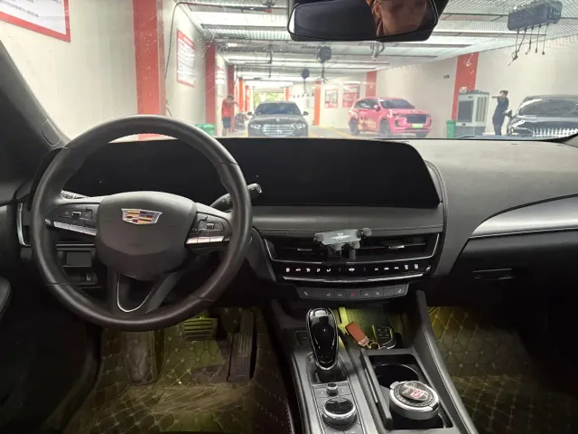 Cadillac CT5 — Фото автомобиля 6