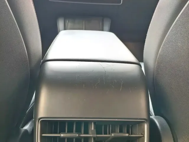 Tesla Model Y — Фото автомобиля 12