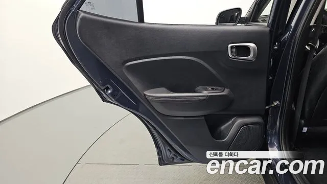 Hyundai Venue — Фото автомобиля 14