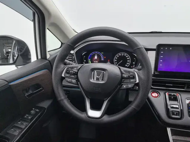 Honda Odyssey — Фото автомобиля 11