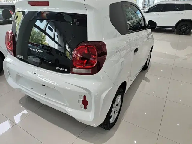 Roewe Clever — Фото автомобиля 7