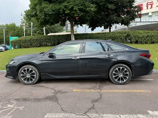 Toyota Avalon — Фото автомобиля 3