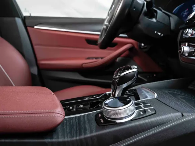 BMW 5 Series — Фото автомобиля 22