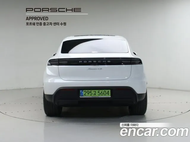 Porsche Macan Electric — Фото автомобиля 4