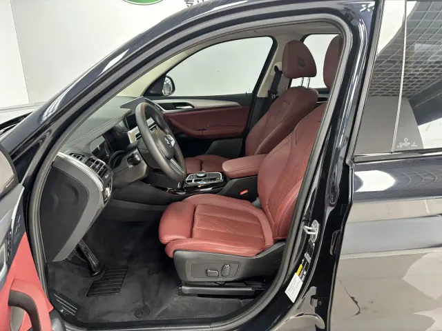 BMW iX3 — Фото автомобиля 8