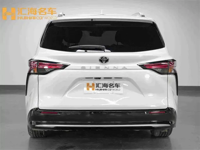 Toyota Toyota Sienna 2021 2.5L Hybrid Ultimate Edition — Фото автомобиля 4