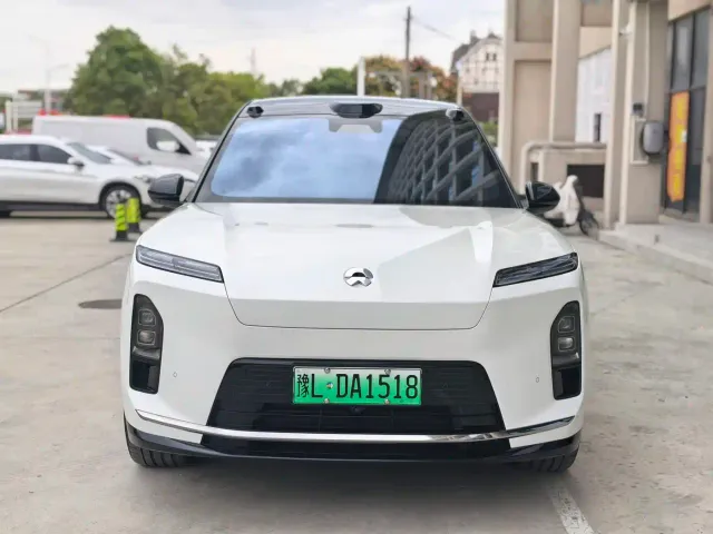 Nio ES8 — Фото автомобиля 2