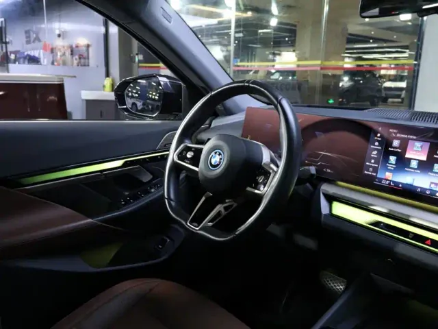 BMW i5 — Фото автомобиля 20