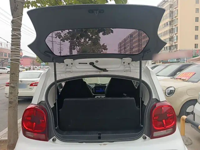 Roewe Clever — Фото автомобиля 18