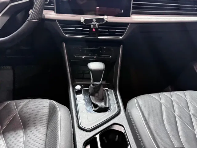 Volkswagen Tiguan L — Фото автомобиля 16