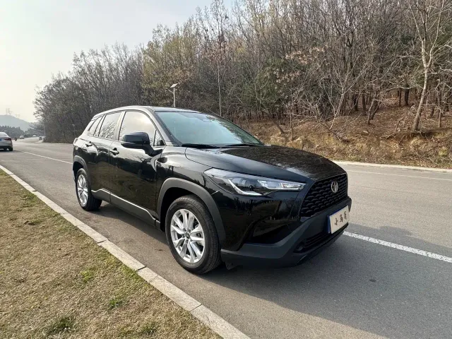 Toyota Corolla Cross — Фото автомобиля 3