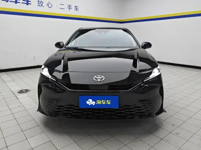 Toyota Camry — Фото автомобиля 2