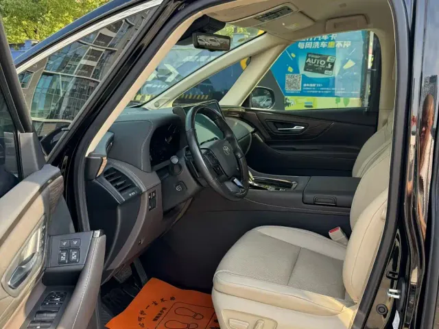 Toyota Alphard — Фото автомобиля 3