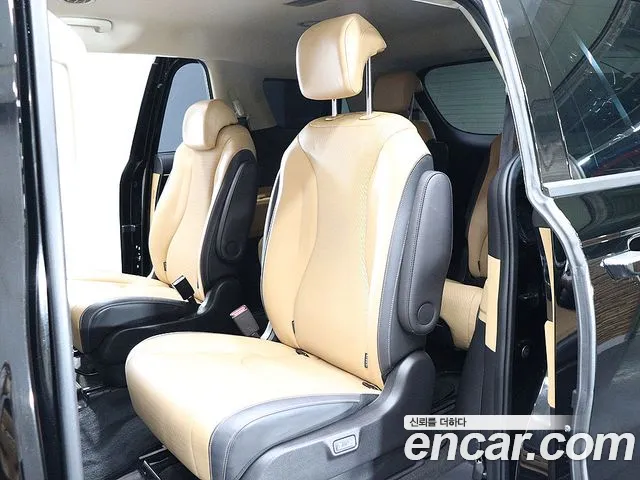 Kia Carnival Generation 4 — Фото автомобиля 16