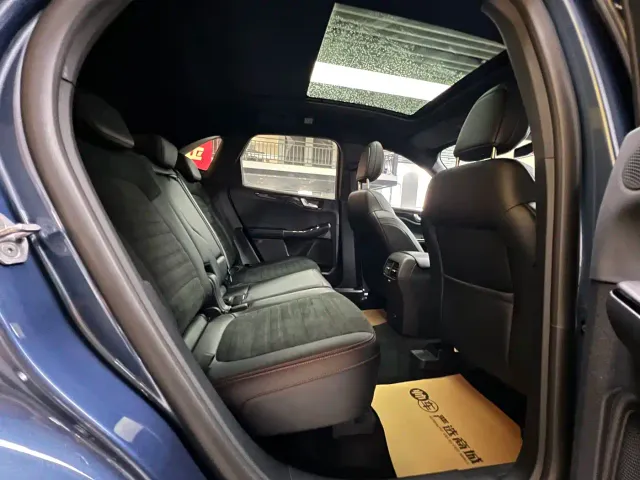 Ford Escape — Фото автомобиля 9