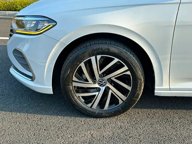 Volkswagen Lavida — Фото автомобиля 11