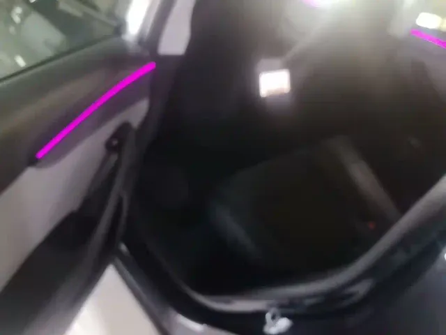 Tesla Model Y — Фото автомобиля 16