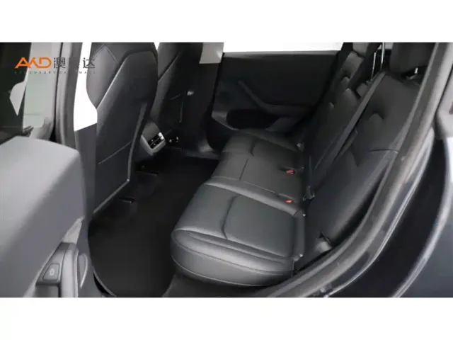 Tesla Model Y — Фото автомобиля 7