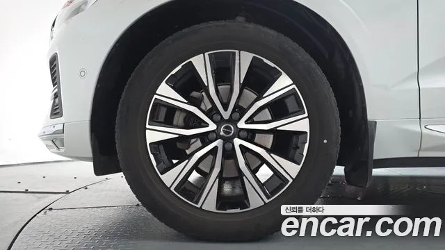 Вольво XC60 — Фото автомобиля 5