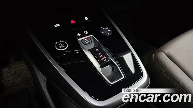 Audi Q4 e-tron — Фото автомобиля 9