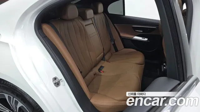 Mercedes-Benz E-Class W214 — Фото автомобиля 12