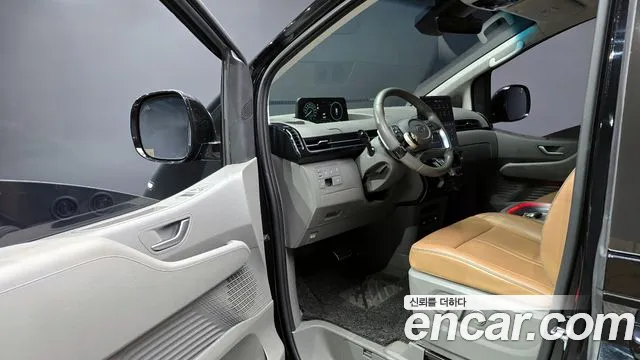 Hyundai Staria Staria 4WD Lounge 9 мест — Фото автомобиля 10