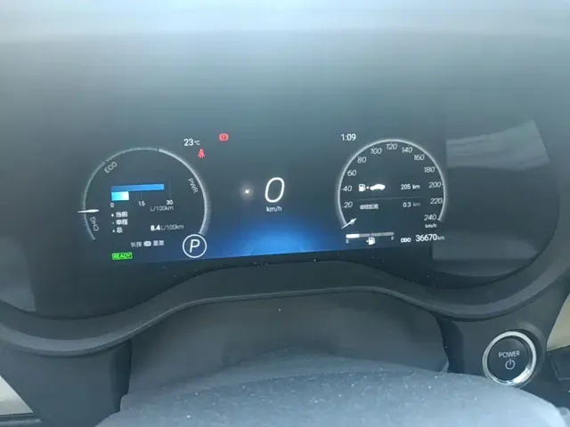Toyota Granvia — Фото автомобиля 11