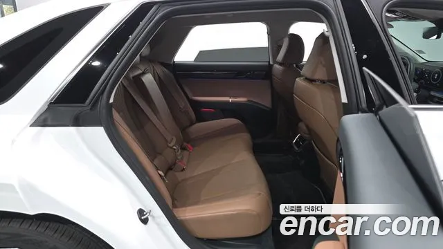 Hyundai Grandeur Grandeur (GN7) 2.5 Бензин 2WD — Фото автомобиля 11