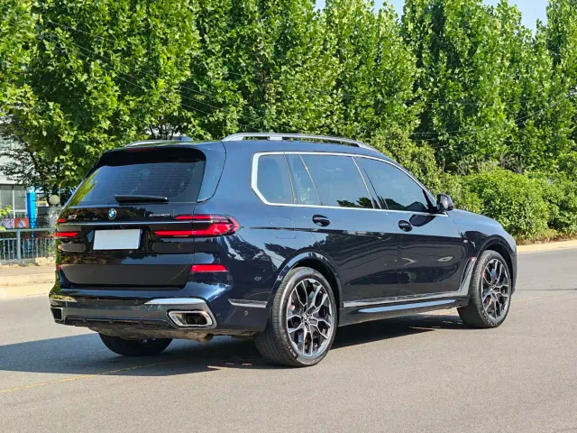 BMW X7 — Фото автомобиля 7