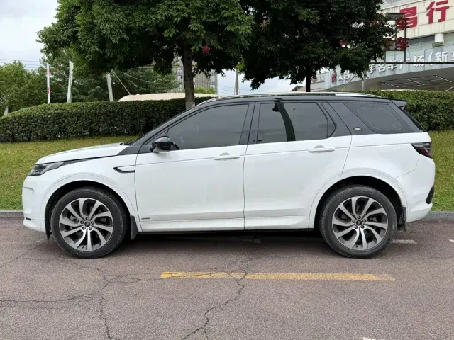 Land Rover Discovery Sport — Фото автомобиля 3