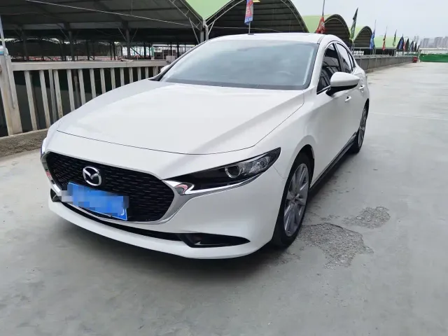 Фотография автомобиля — Mazda Axela