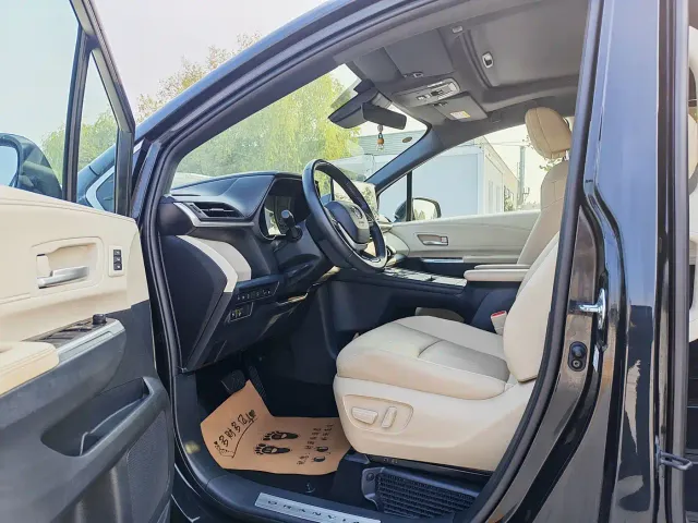 Toyota Granvia — Фото автомобиля 8