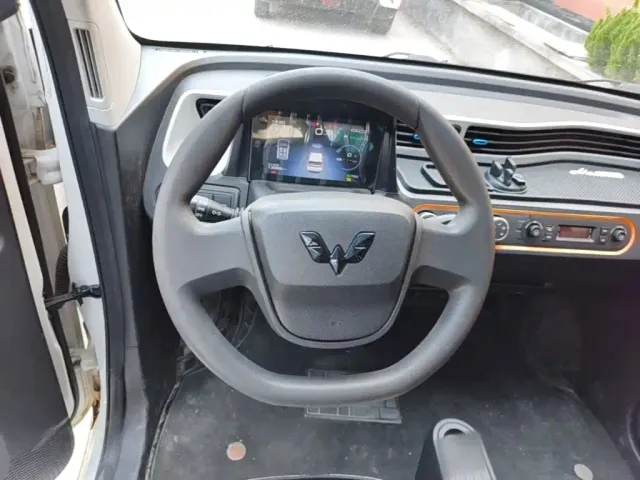 Wuling Hongguang Mini EV — Фото автомобиля 6