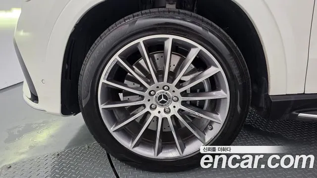 Mercedes-Benz GLE-Class — Фото автомобиля 5