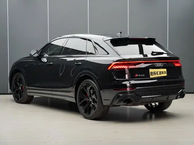 Audi RS Q8 — Фото автомобиля 5