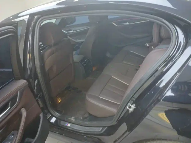BMW 5 Series — Фото автомобиля 6