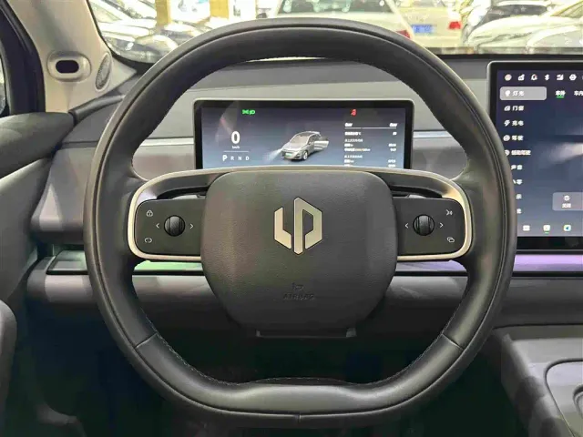 Leapmotor C10 — Фото автомобиля 10