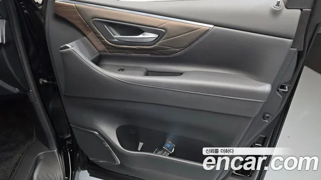 Toyota Alphard — Фото автомобиля 24