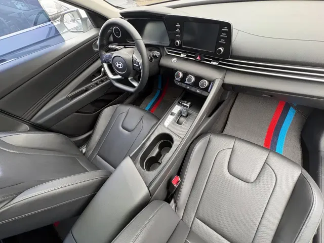 Hyundai Elantra — Фото автомобиля 11