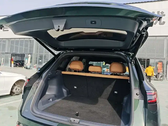 Geely Galaxy Starship 7 EM-i — Фото автомобиля 18