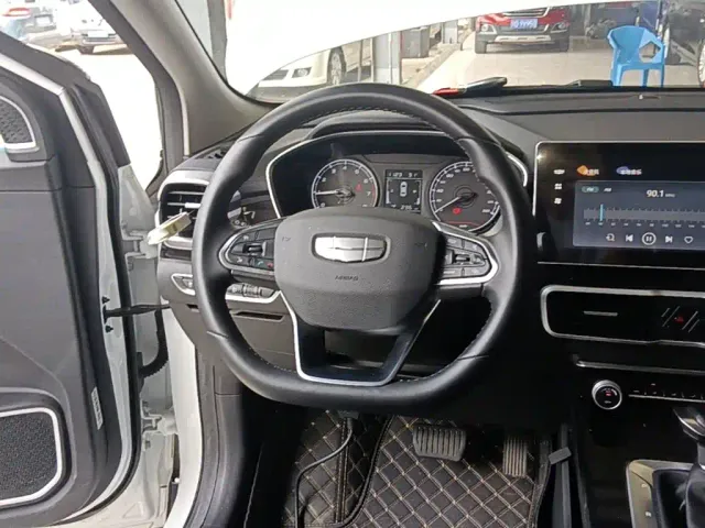 Geely Binyue 2025 1.5L CVT Super Edition MAX — Фото автомобиля 10