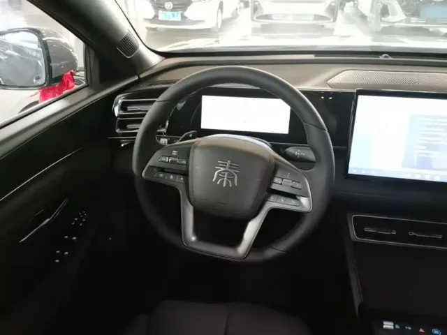BYD Qin L — Фото автомобиля 10