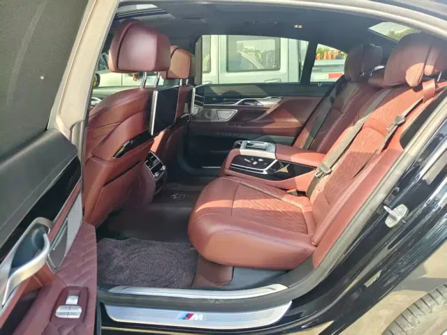 BMW 7 Series — Фото автомобиля 5