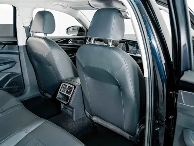 Volkswagen Passat — Фото автомобиля 19