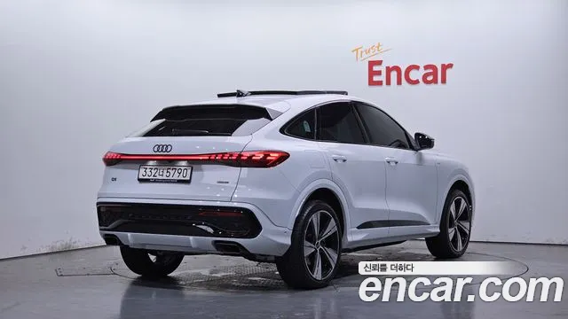 Audi Q5 40 TFSI quattro Sportback S Line — Фото автомобиля 2