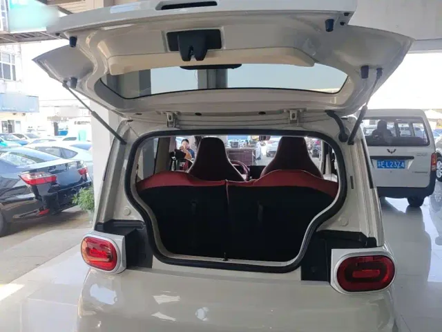 Wuling Hongguang Mini EV — Фото автомобиля 18
