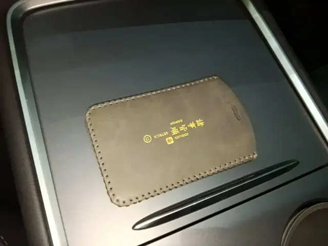 Tesla Model Y — Фото автомобиля 8