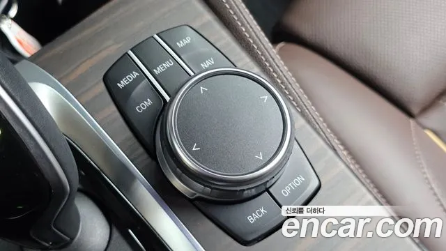 BMW 5 Series G30 — Фото автомобиля 30