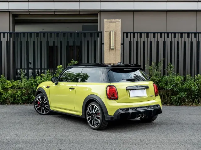 MINI John Cooper Works — Фото автомобиля 4